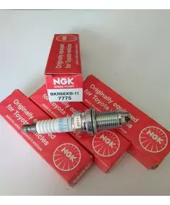 Свеча зажигания NGK 7775 /BKR6EKB11/TOYOTA