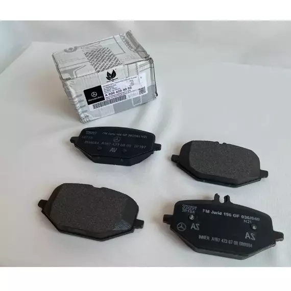 Колодки тормозные Mercedes-Benz A0004204002 Передние