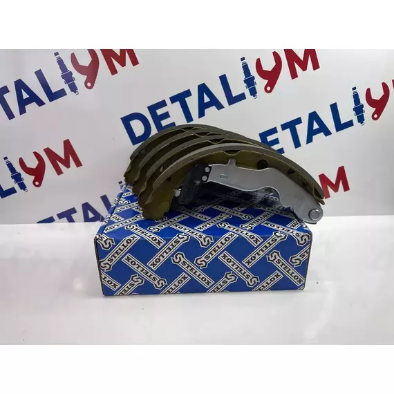 Тормозные колодки задние барабанные Renault Duster 4*4, Kaptur 4*4. Рено Дастер 4вд, Каптюр 4вд.