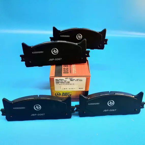 Тормозные колодки передние Toyota Camry V40, V50, Lexus ES V40, V60, камри, лексус