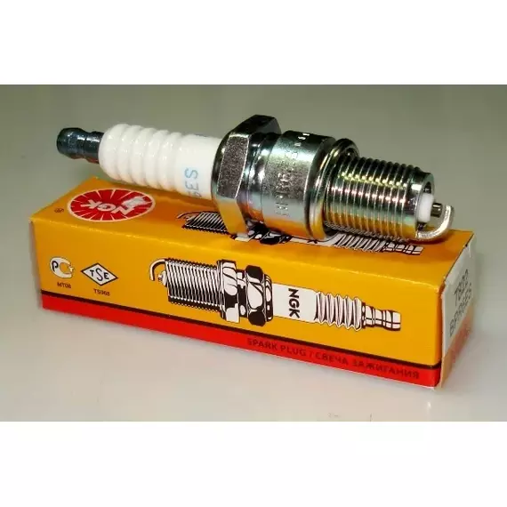 Свеча зажигания NGK 7822 /BPR6ES/