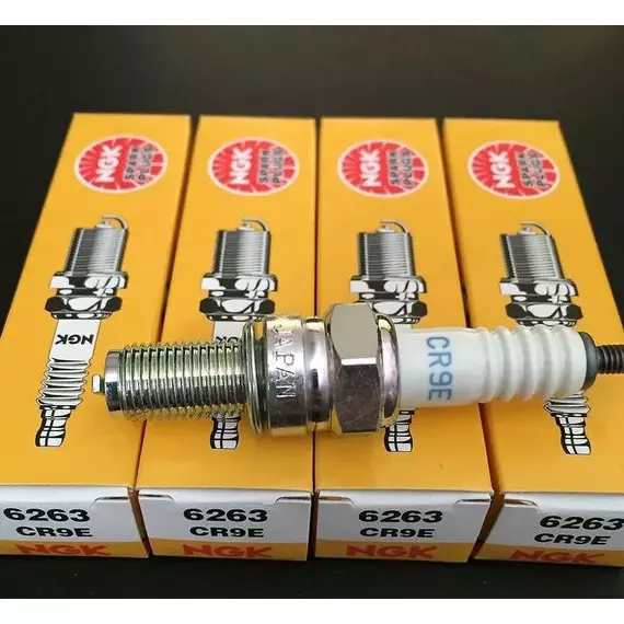 Свеча зажигания NGK w6263 CR9E