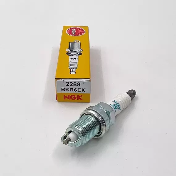Свеча зажигания NGK BKR6EK 2288 для BMW 3-series 5-series 7-series X5, Renault Sandero Logan Megane Kangoo Duster, Opel Astra Vectra / 1шт
