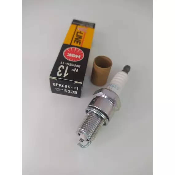 Свечи зажигания NGK 5339 (2110 8 кл.)